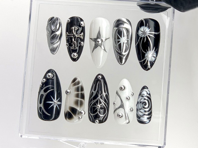 Elegant Gothic Press On Nails | 3D Designs with Cross, Star, Spiral Acrylic Nails | Monochrome Nail Art | Y2k Nails | Custom Nails | HC552YL