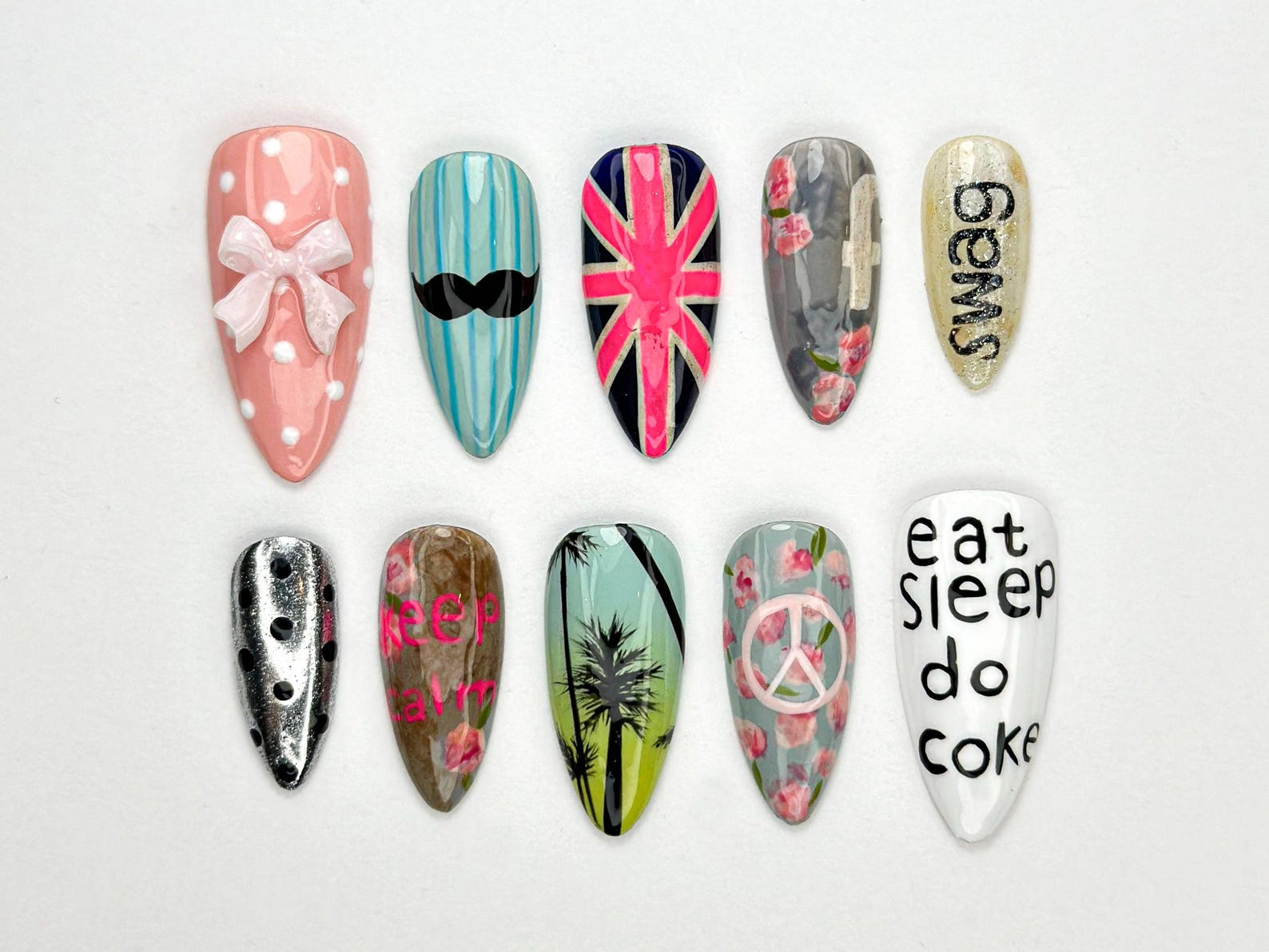 Grunge Aesthetic Press On Nails | Retro British Pop Nails | Peace Sign & Graffiti Art | Statement Aesthetic Nail | Cool Girl Style | JB892HK