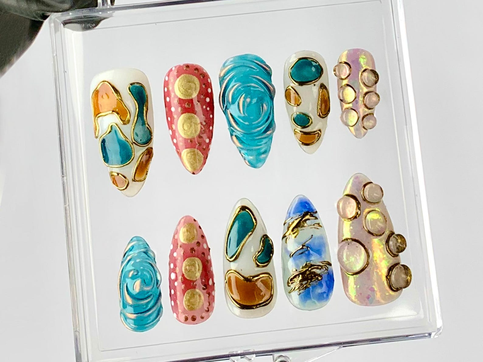 Modern Art Press On Nails by DoryNails | 3D Marble & Resin Nail Art | Elegant Gold Fake Nails | Handmade Artistic Kawaii Nails | HC795YC