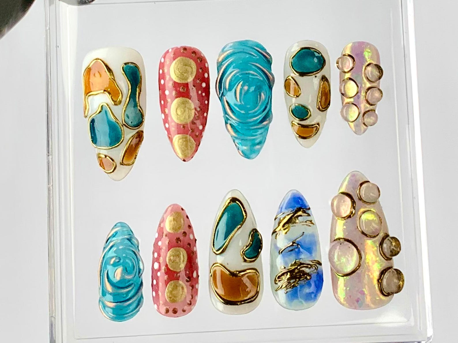 Modern Art Press On Nails by DoryNails | 3D Marble & Resin Nail Art | Elegant Gold Fake Nails | Handmade Artistic Kawaii Nails | HC795YC