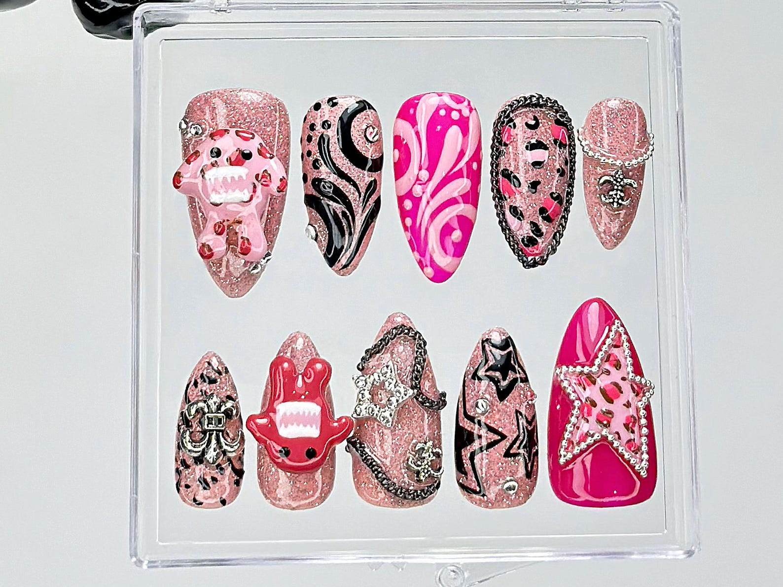Cute Monster 3D Press On Nails | Pink Glitter Punk Fake Nails | Hot Pink Y2K Nail Art |Indie Star Punk Kawaii Nails |Alt Star Chain |HB929YC