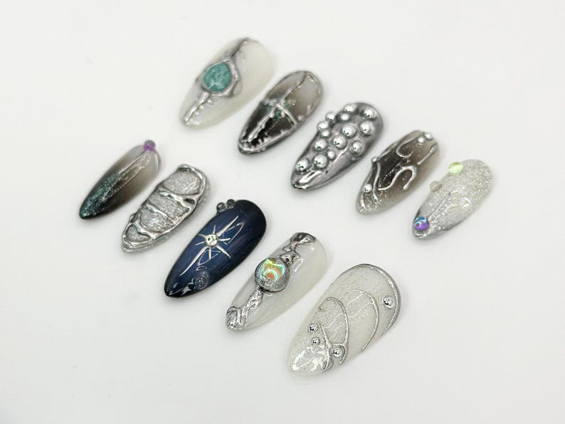 Shiny Metallic Silver Press On Nails | Luxury Black & Silver Nail Art | Celestial Chrome Nail Art | High Fashion Press-On Nails | JC685HC