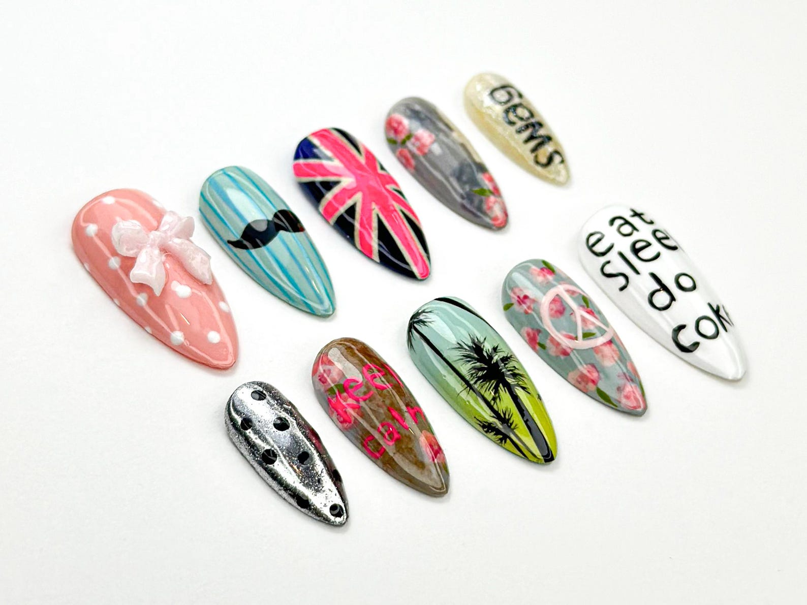 Grunge Aesthetic Press On Nails | Retro British Pop Nails | Peace Sign & Graffiti Art | Statement Aesthetic Nail | Cool Girl Style | JB892HK