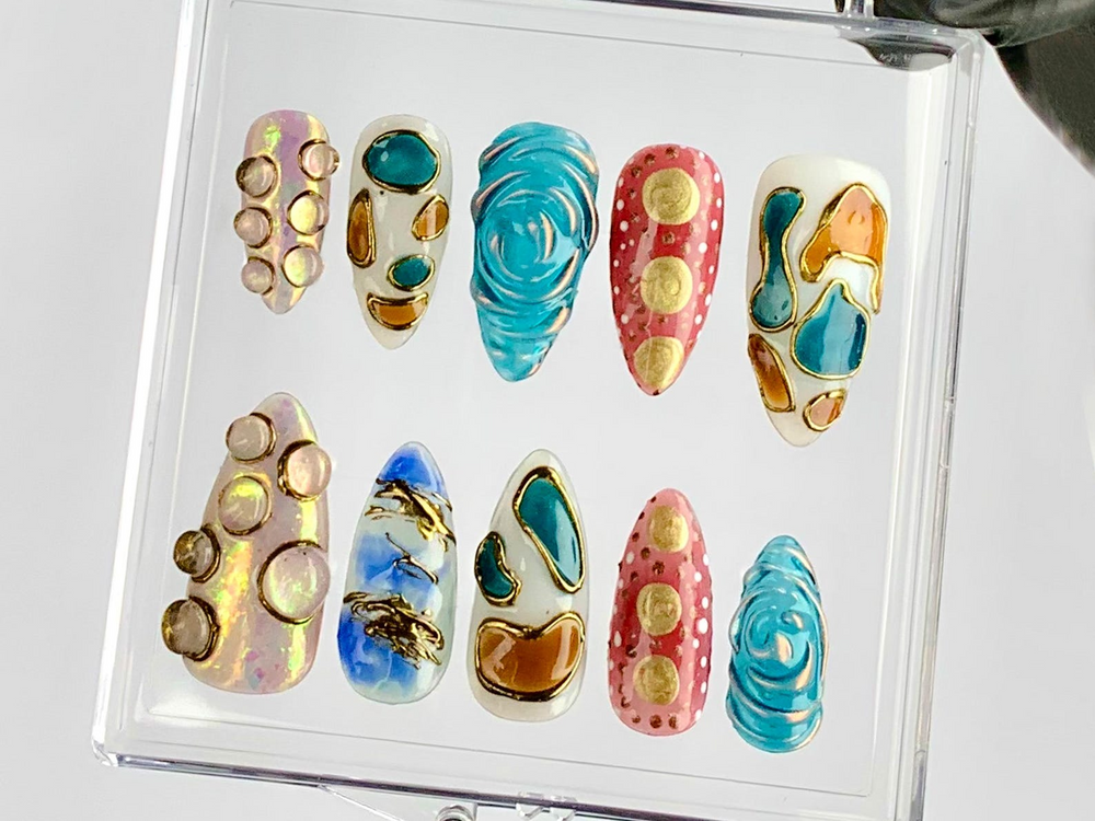 Modern Art Press On Nails by DoryNails | 3D Marble & Resin Nail Art | Elegant Gold Fake Nails | Handmade Artistic Kawaii Nails | HC795YC