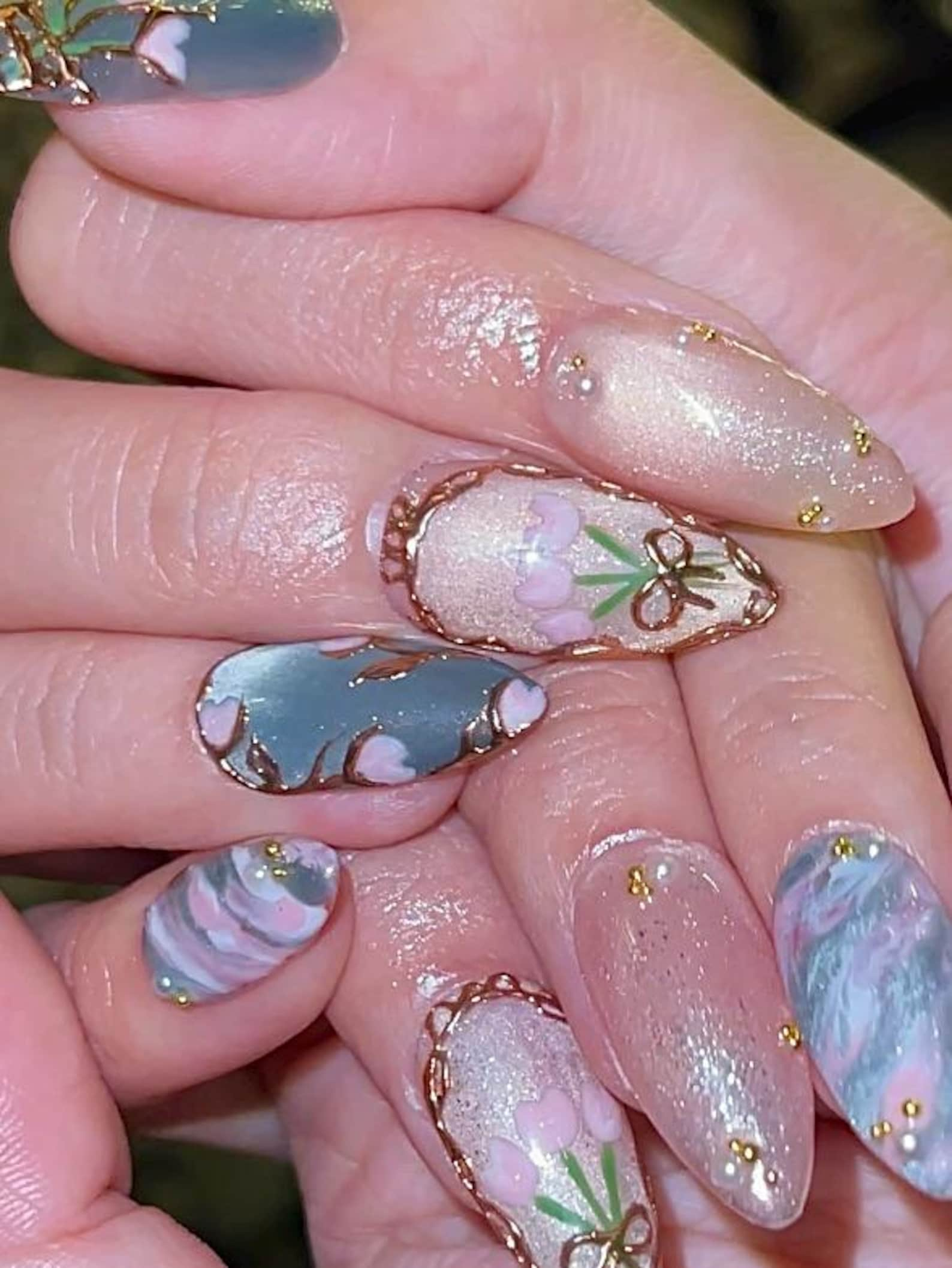 Custom Floral Coquette Nails, Soft Jade and Pearl Shimmer Press Ons, Hand-Painted Tulip Design, Romantic Aesthetic Reusable Nails, HB1285HK