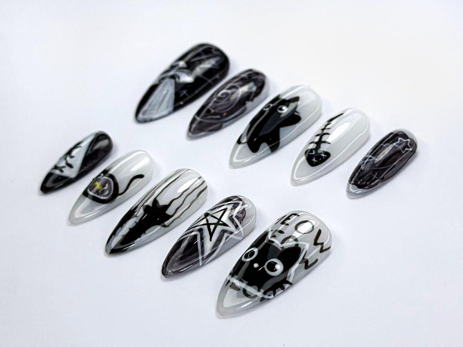 Alien Cat-Themed Press-On Nails | Cute Creepy Goth Nail Art | Cat Alien Aesthetic | Black Cat & Star Nail Set | Horror Nails | JB736HC