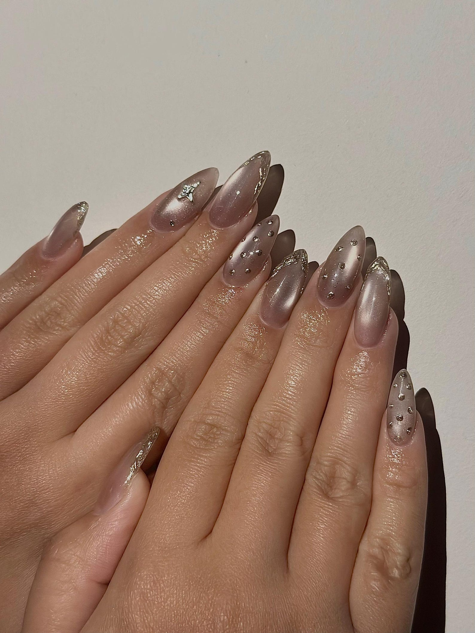 Luxury Cat Eye Press On Nails, Luxury Gold Foil Trim Fake Nails, Elegant Nude Shimmer Nails for Wedding and Formal Events, HC1293HC