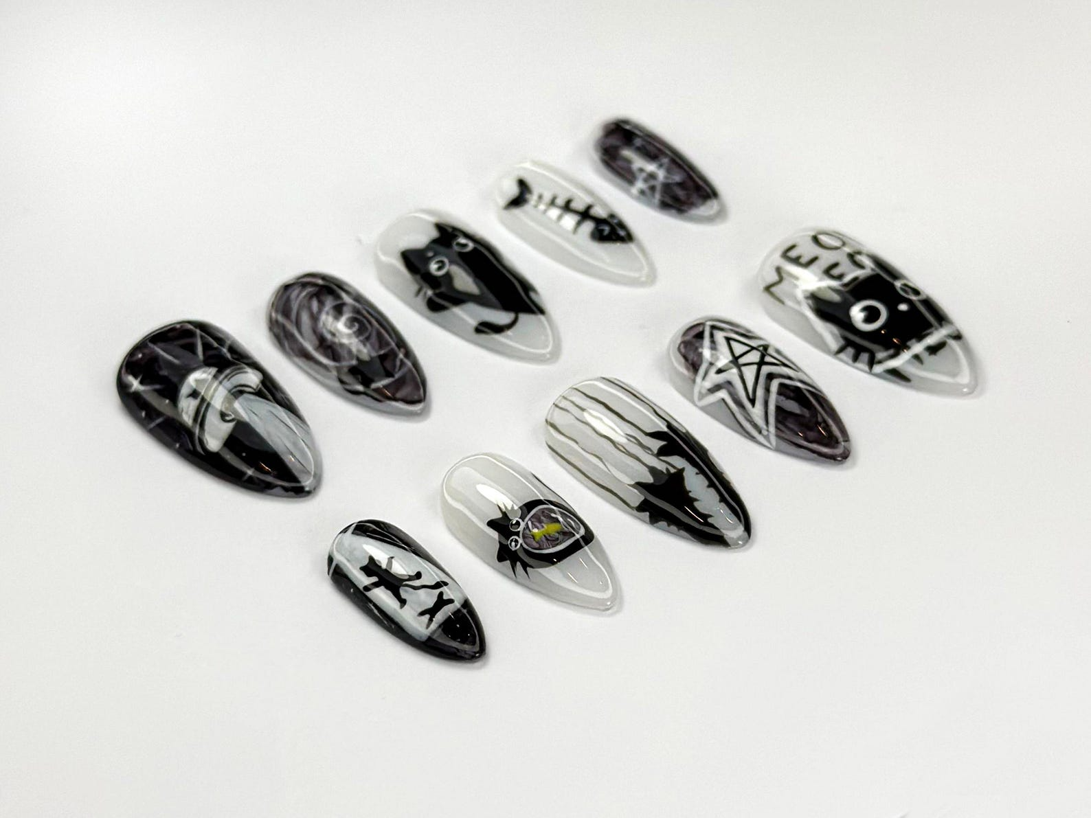 Alien Cat-Themed Press-On Nails | Cute Creepy Goth Nail Art | Cat Alien Aesthetic | Black Cat & Star Nail Set | Horror Nails | JB736HC