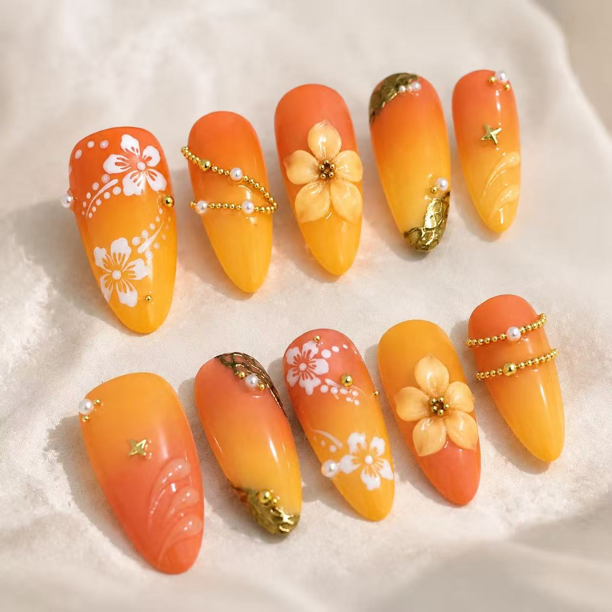 Sunset Bloom ¨C Elegant 3D Nail Art Golden Petals ¨C Luxury Nail Collection Sunrise Garden ¨C Chic European Nails/008