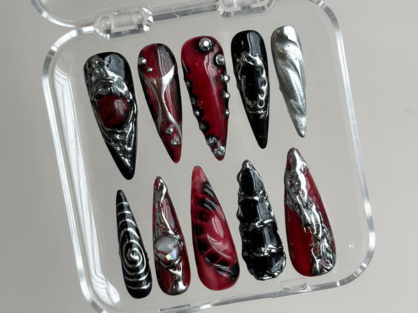 Silver Crystal Chrome Stiletto Nails | GT88