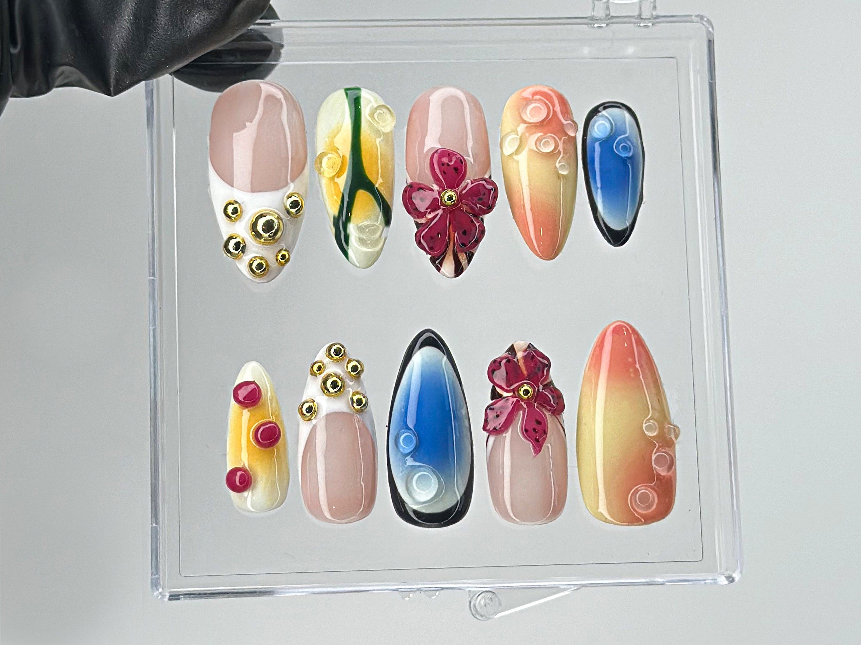 Chic Summer Press-On Nails | Bright Gradient & Floral On Fake Nails | Luxury Gold Studs Nail Charms | 3D Floral Nail Art | HD461TL