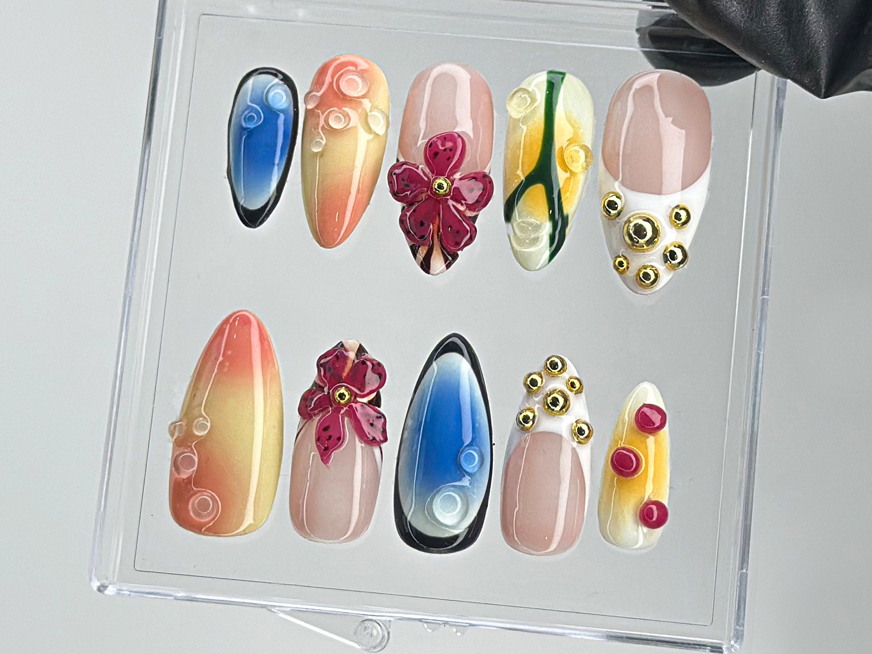 Chic Summer Press-On Nails | Bright Gradient & Floral On Fake Nails | Luxury Gold Studs Nail Charms | 3D Floral Nail Art | HD461TL